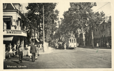 138 Gezicht in de Biltstraat te Utrecht vanaf de Wittevrouwensingel.